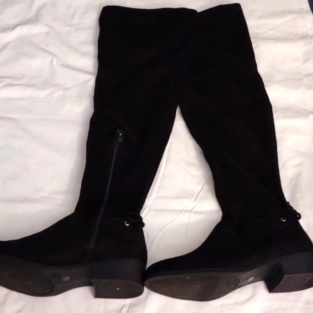 Suede boots